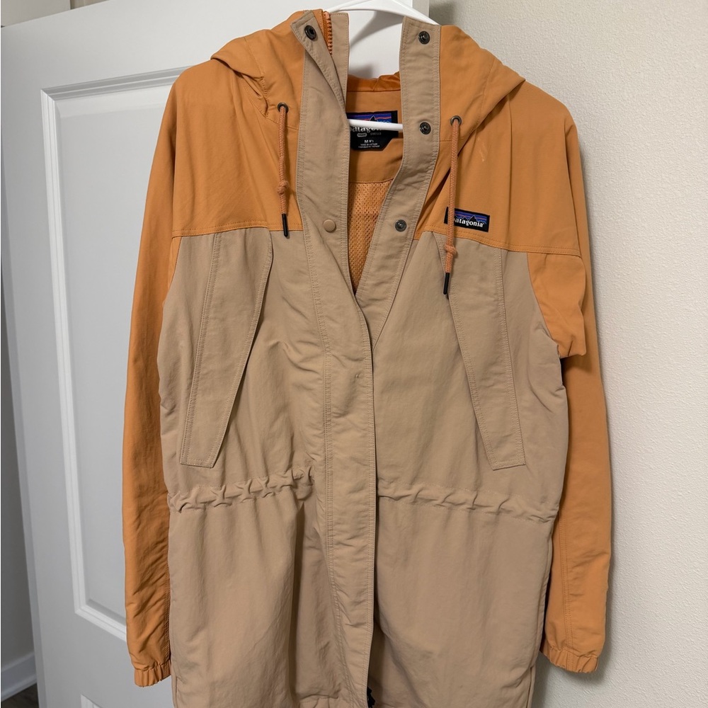 Patagonia Two-Tone Hooded Utility Jacket - Tan & Orange